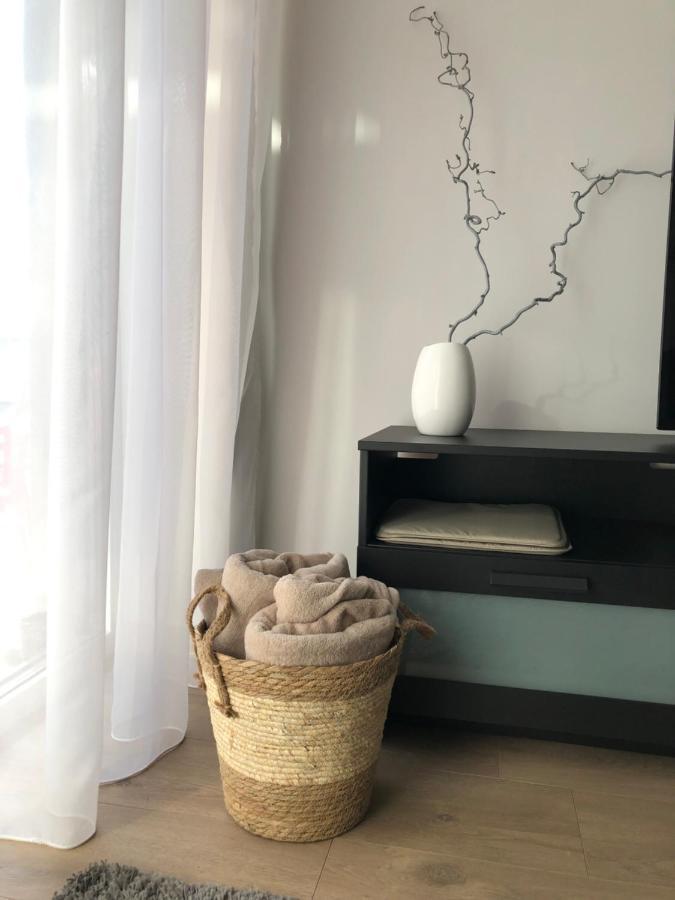 Cosy 1 Bedroom Apartment In The Heart Of Old Town With Parking คอนัส ภายนอก รูปภาพ